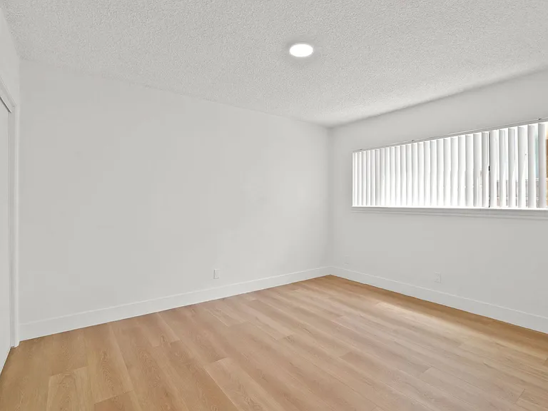 343 Palos Verdes — Photo 37