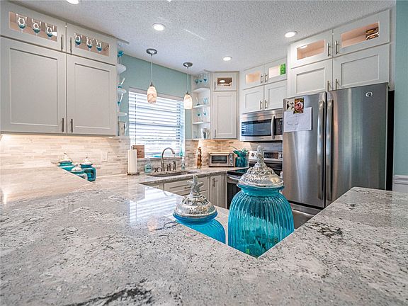 4th image of 103 Royal Oak Dr APT 201