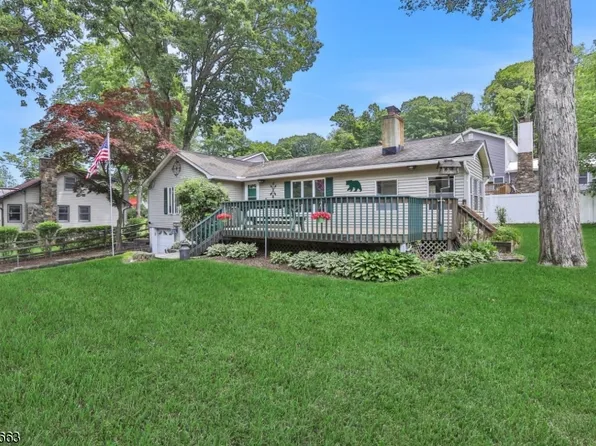 35 Lake Shore Rd, Hardyston Twp., NJ 07460