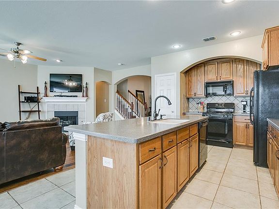 2nd image of 323 Highland Creek Dr
