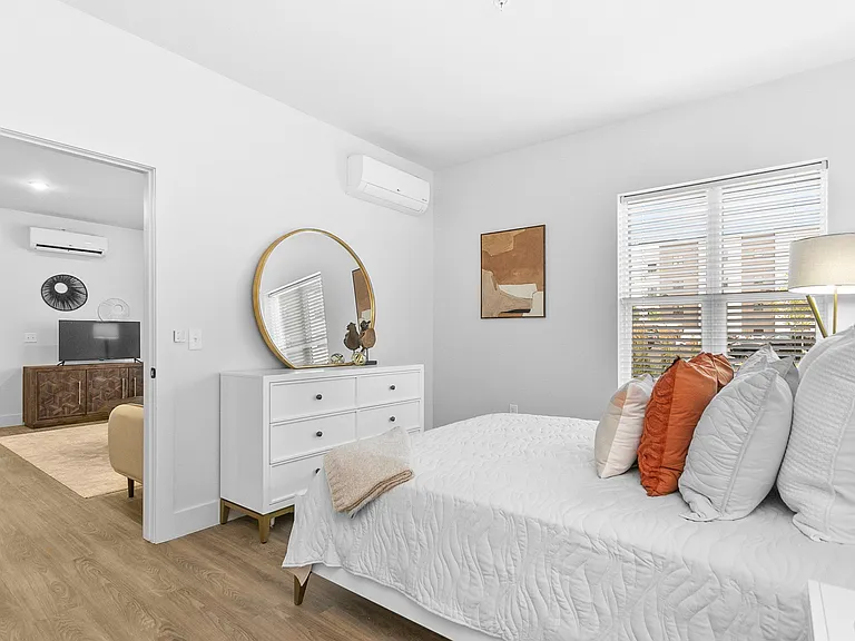 The Pike Apartments — Photo 7