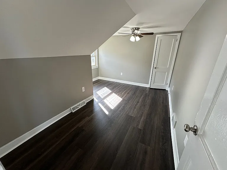 210 Hill St — Photo 26