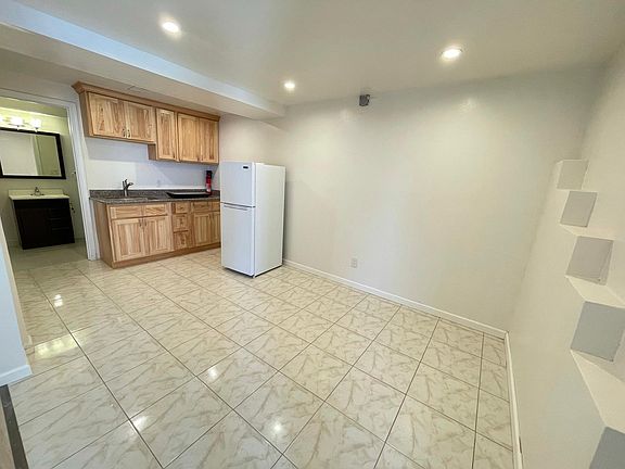 3rd image of 2291 Shannon Dr