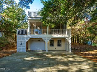 129 Pinewood Pl, Emerald Isle, NC 28594