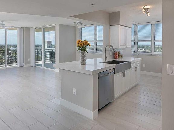 2nd image of 1000 Seminole Dr #1256