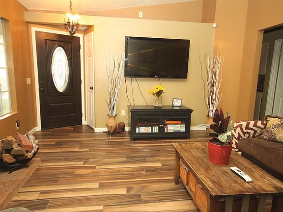 4th image of 11919 Yucca Dr