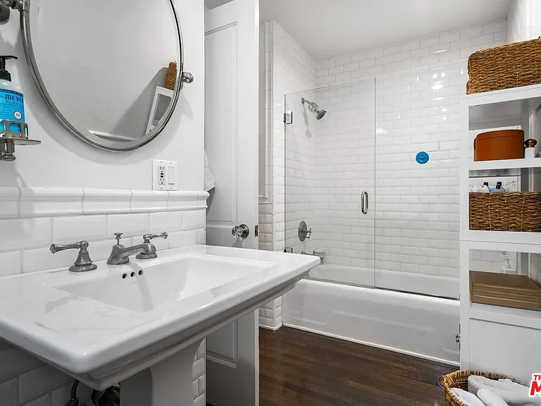 10576 Lindbrook Dr — Photo 29