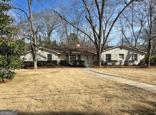 8 Woodland Dr, Newnan, GA 30263