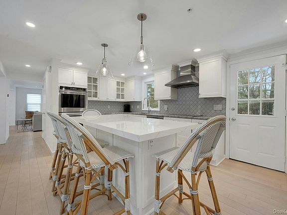 5th image of 4 Melissa Drive