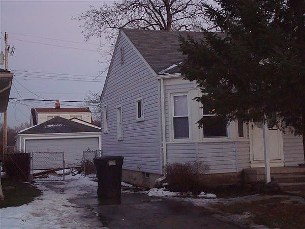 rockdale side n garage