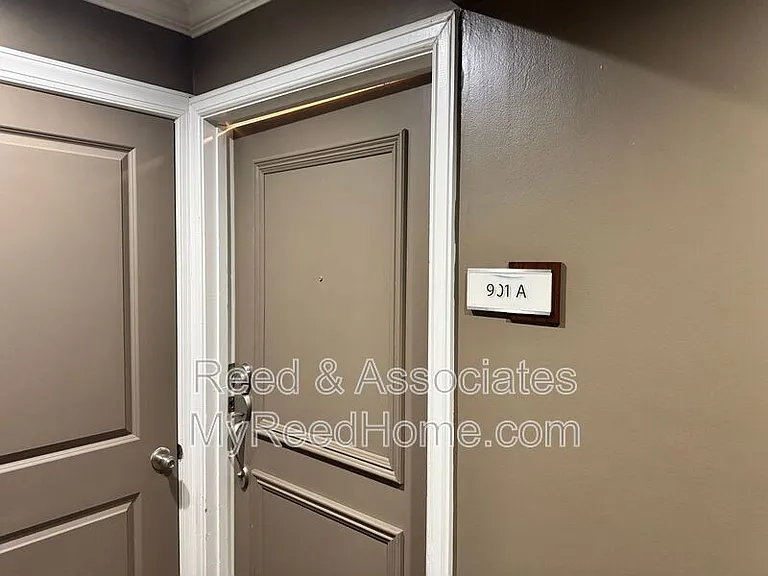 655 Riverside Dr #901A — Photo 11