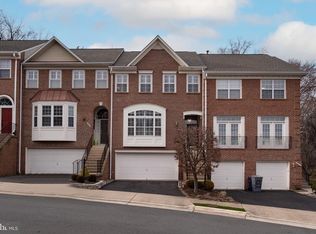 5616 Governors Pond Cir, Alexandria, VA 22310