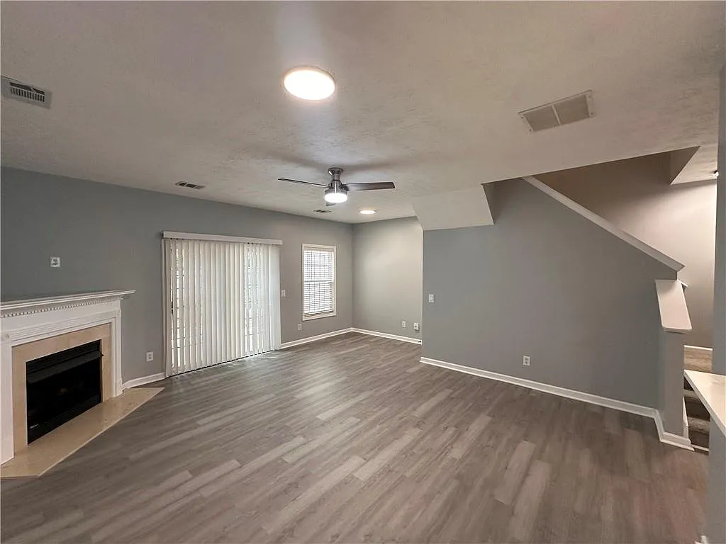 2 bed, 2.5 bath, 1252 sqft, $1,695 — Photo 4