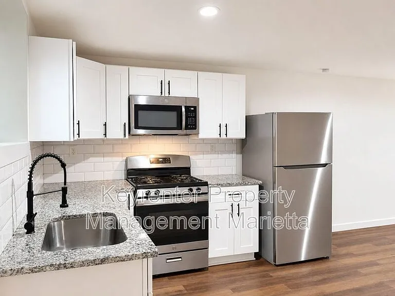 1138 Gerald Pl SW #B — Photo 11