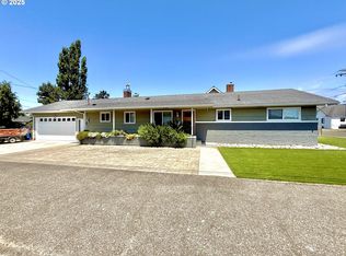 1614 5th St, Tillamook, OR 97141