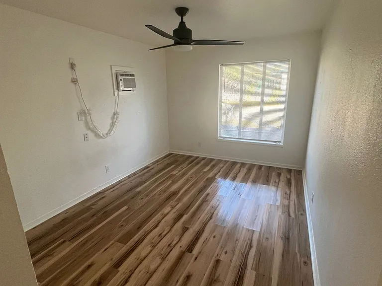 501 Westwood Dr — Photo 14