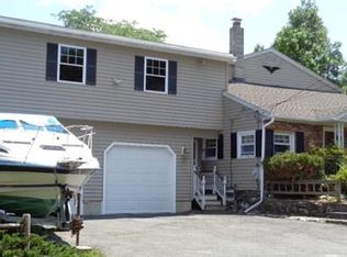 13 Barrows Rd, Worcester, MA 01609