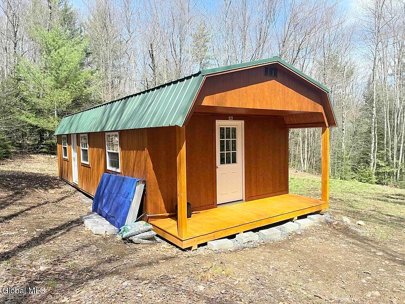 5th image of 235 Barlow Road