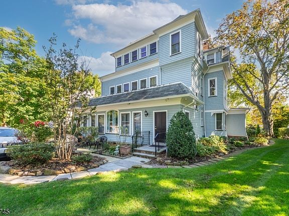 5th image of 374 Park St #2