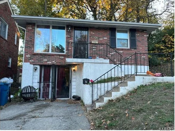 6706 Daiber St, Saint Louis, MO 63121