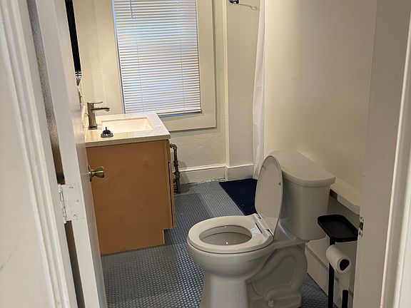 3rd image of 100 Hillcrest Ave Floor 1