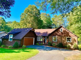 481 17th Ave NE, Hickory, NC 28601