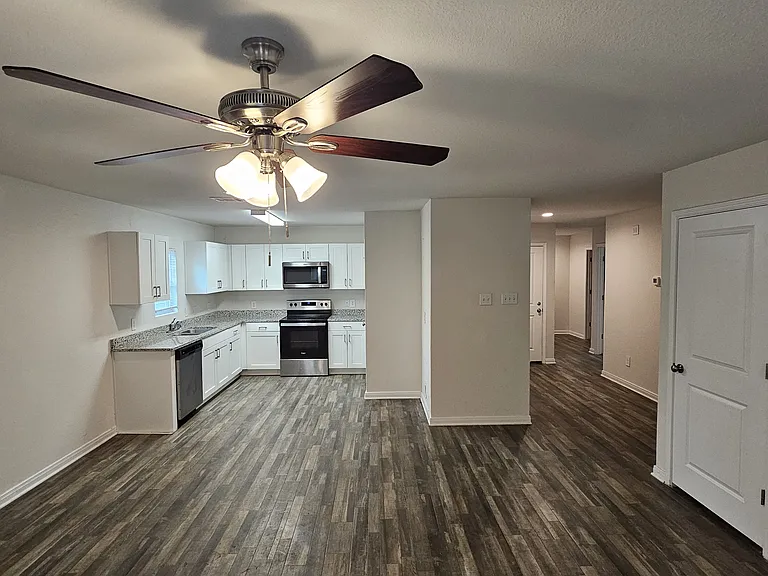 14214 Green Wing Cir — Photo 2