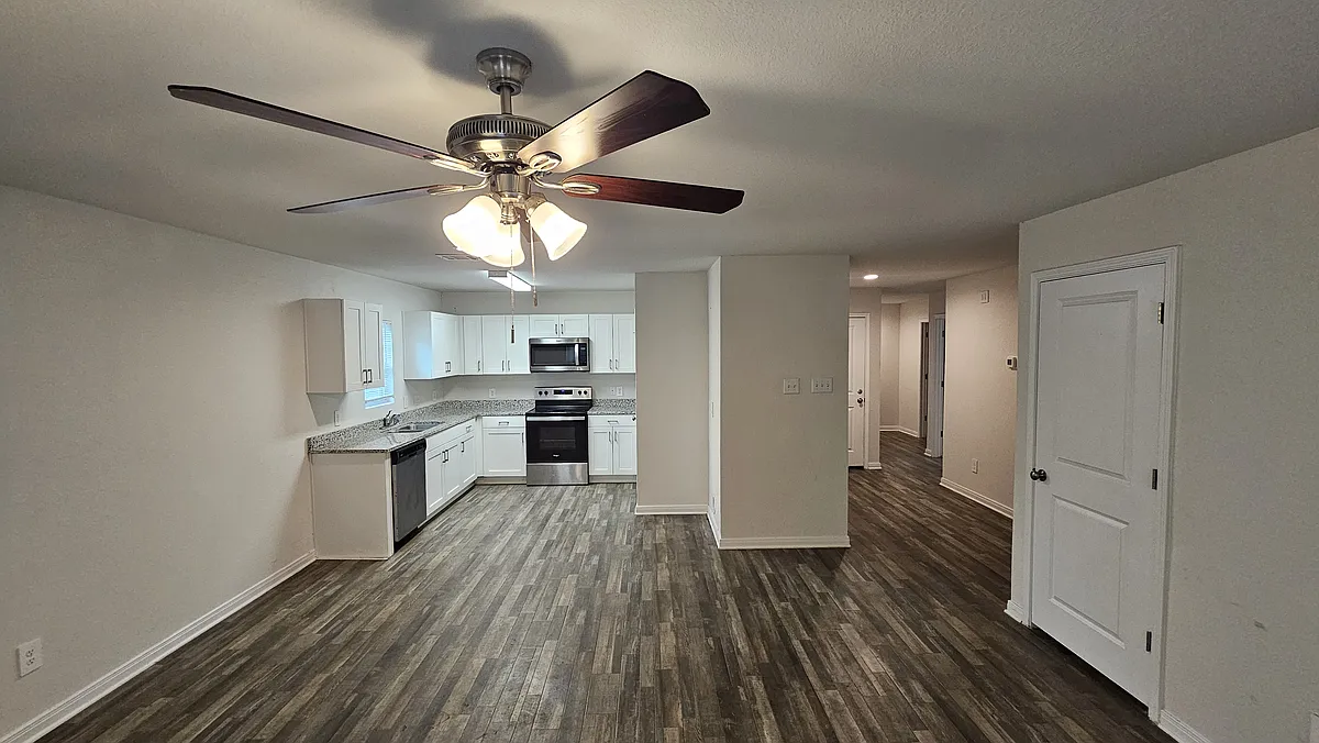Building Photo - 14214 Green Wing Cir