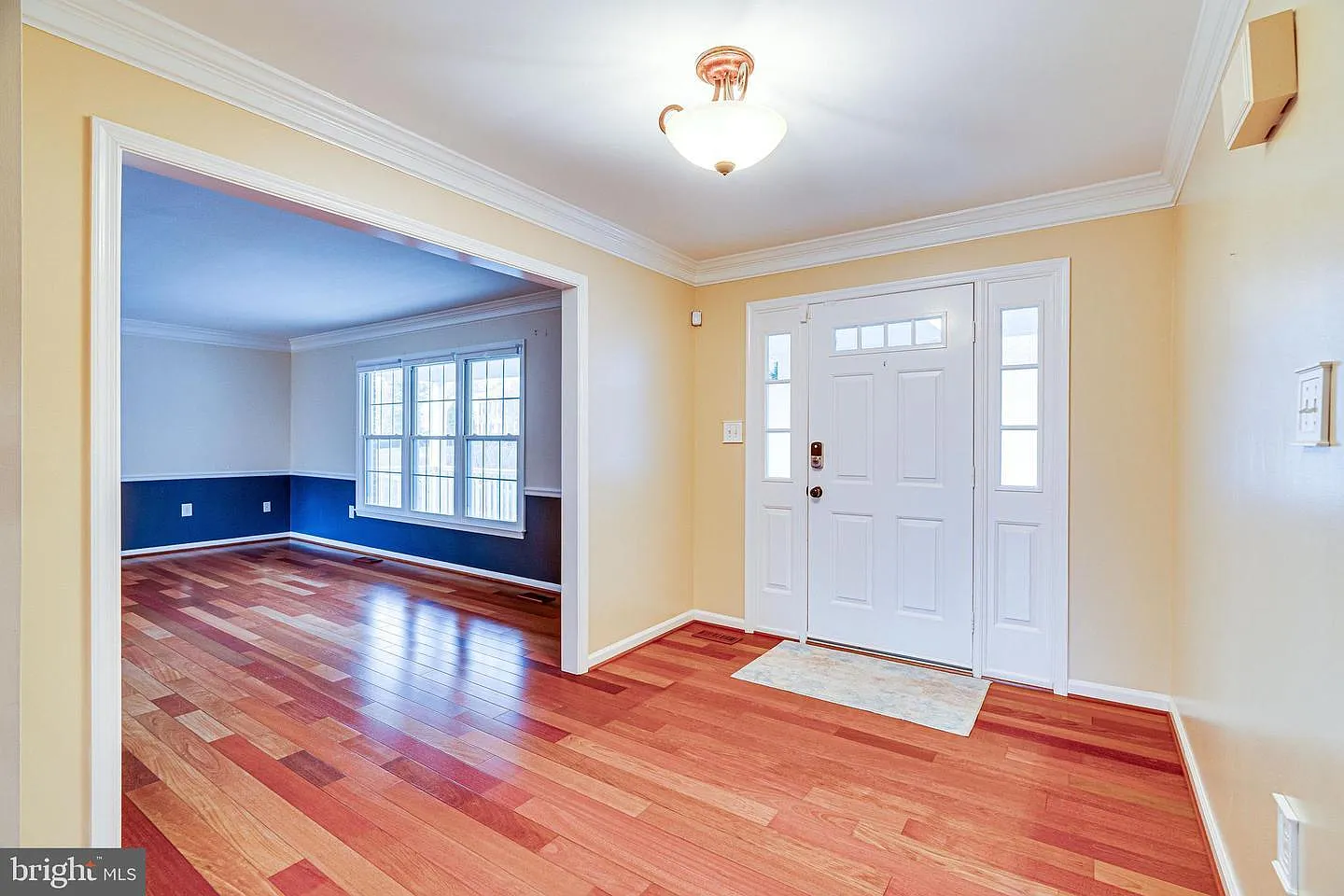 5 bed, 3.5 bath, 2542 sqft, $4,300 — Photo 3
