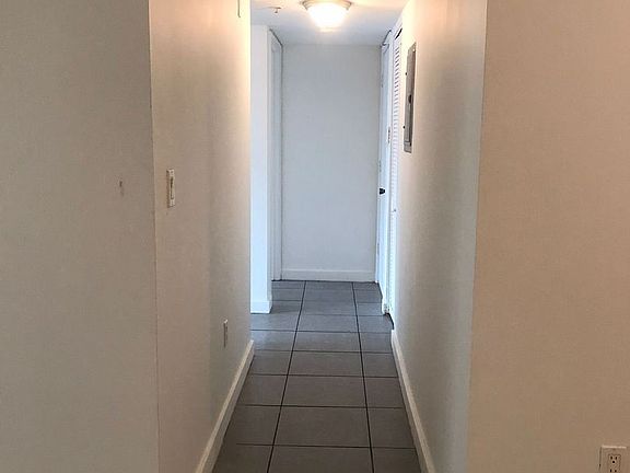 5th image of 701 NW 10th St APT 304