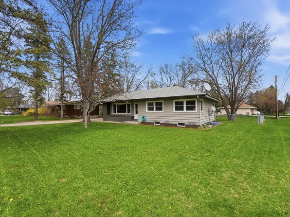 2396 Clearwater Rd, Saint Cloud, MN 56301