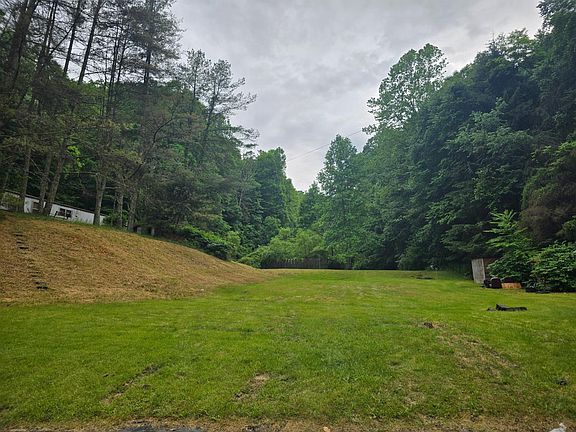 4th image of 3261 Legends Hwy