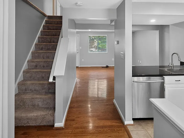 3591 Laurel View Ct — Photo 9