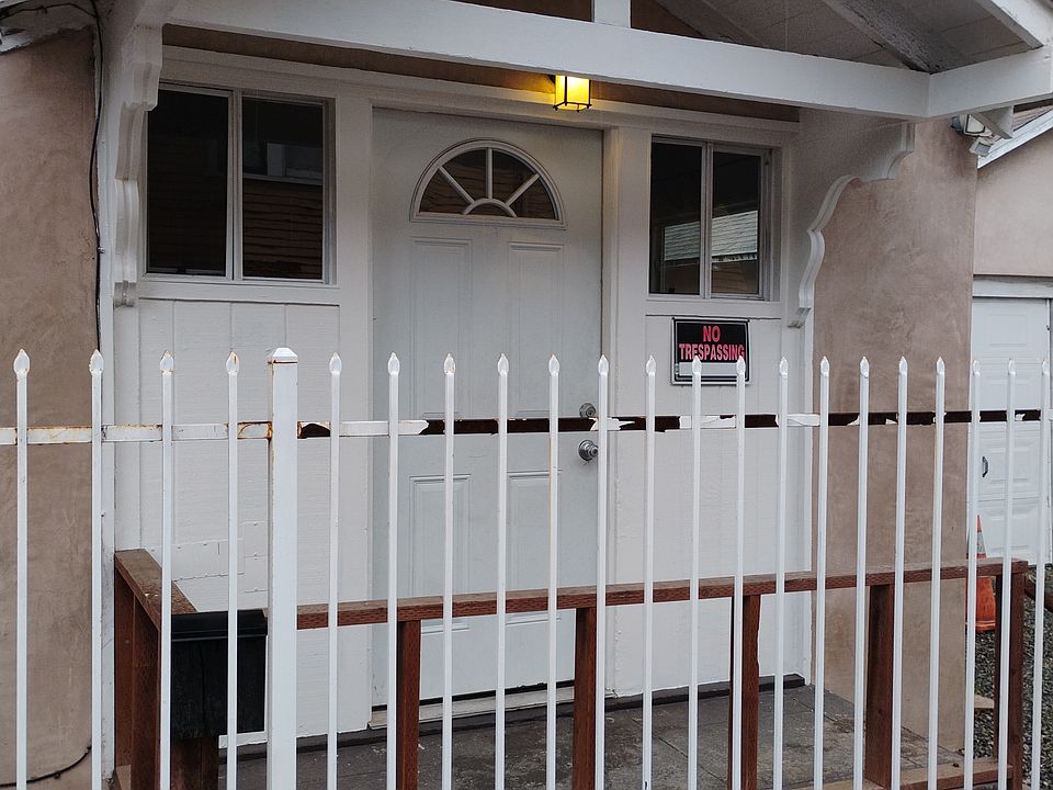 1st image of 2445 1/2 Elm Ave
