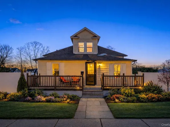 23 Pineview Boulevard, Central Islip, NY 11722