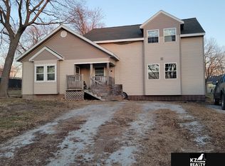 506 Cedar St, Hickman, NE 68372