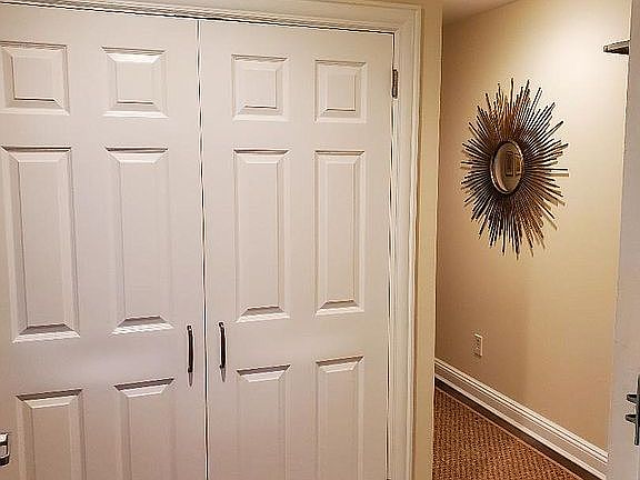 Entry way with closet