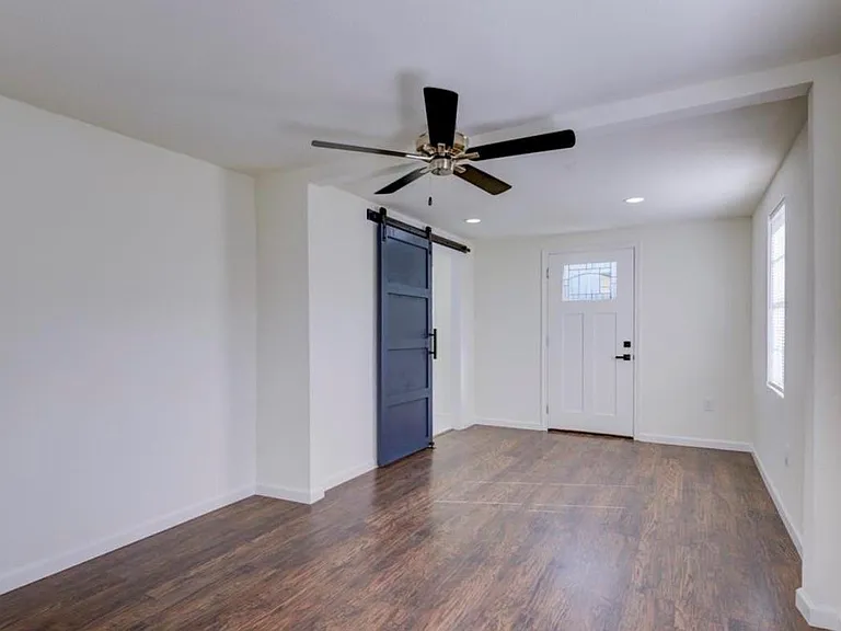 804 Carnegie St — Photo 20