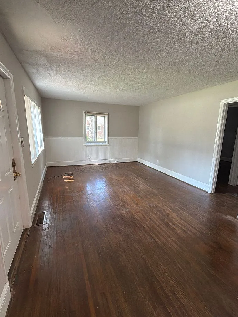 T.R. Lawing Realty Property — Photo 2