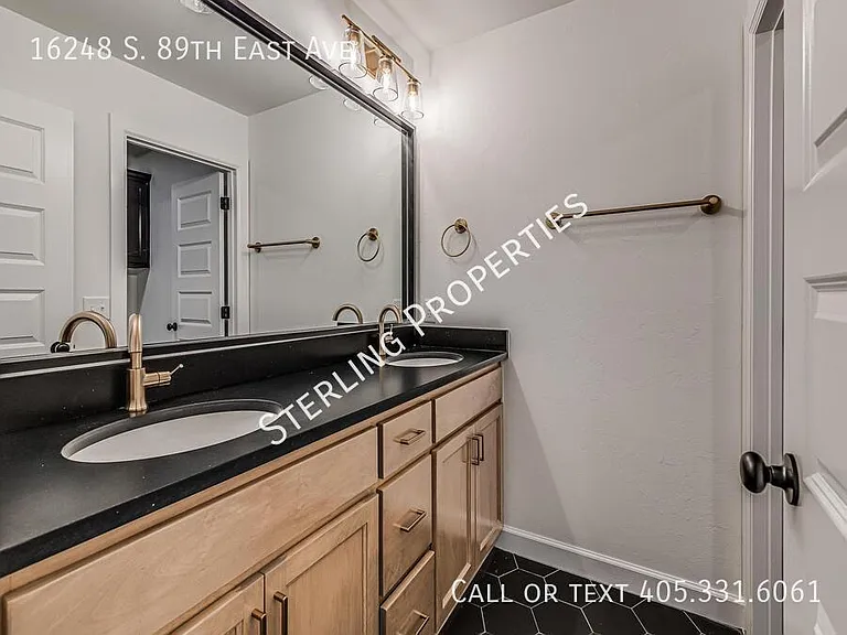 16248 S 89th East Ave — Photo 23