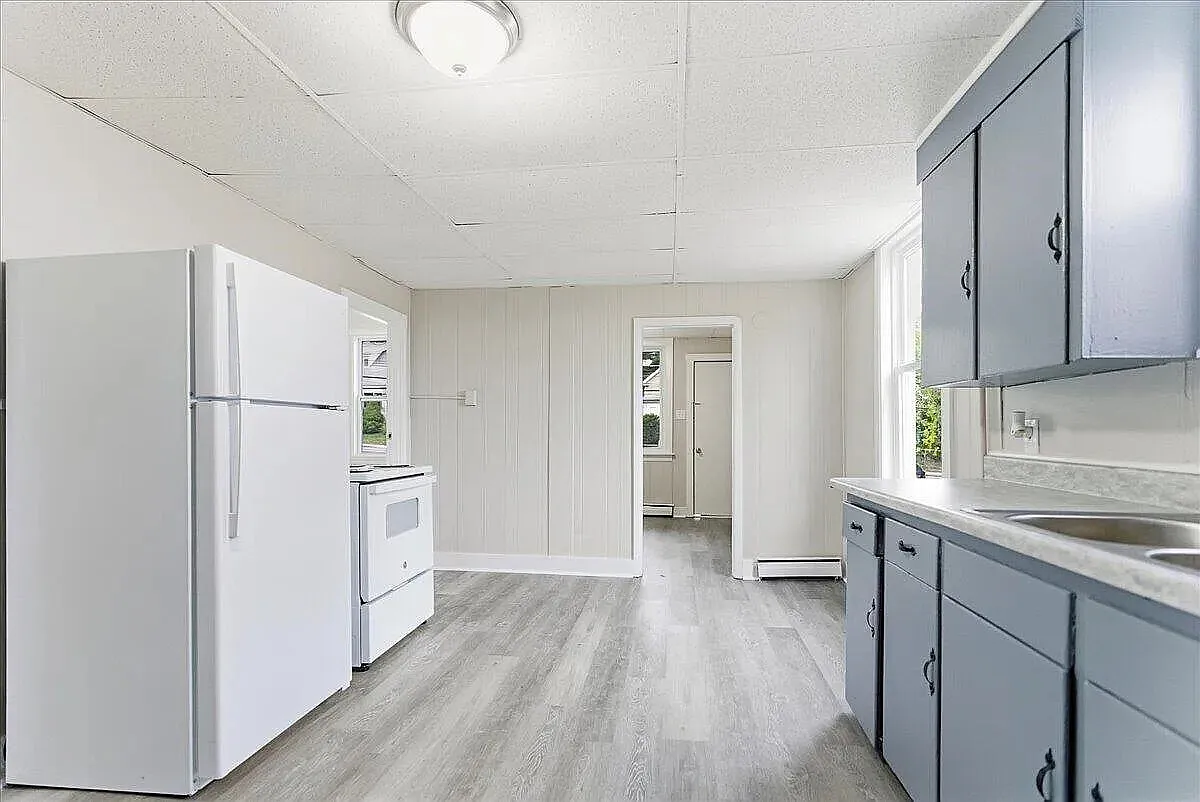 935 Sabattus St — Photo 3