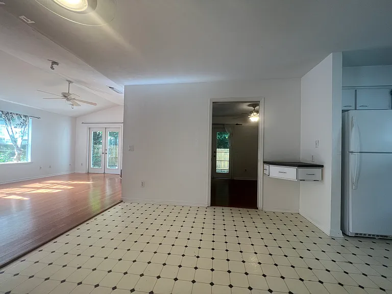 2857 SW 40th Pl — Photo 6