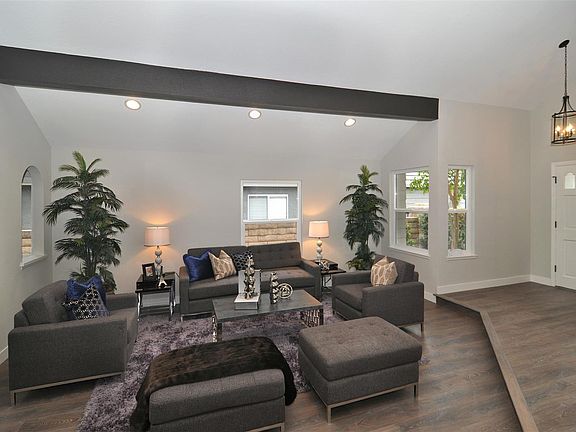 4th image of 7862 Valley Flores Dr