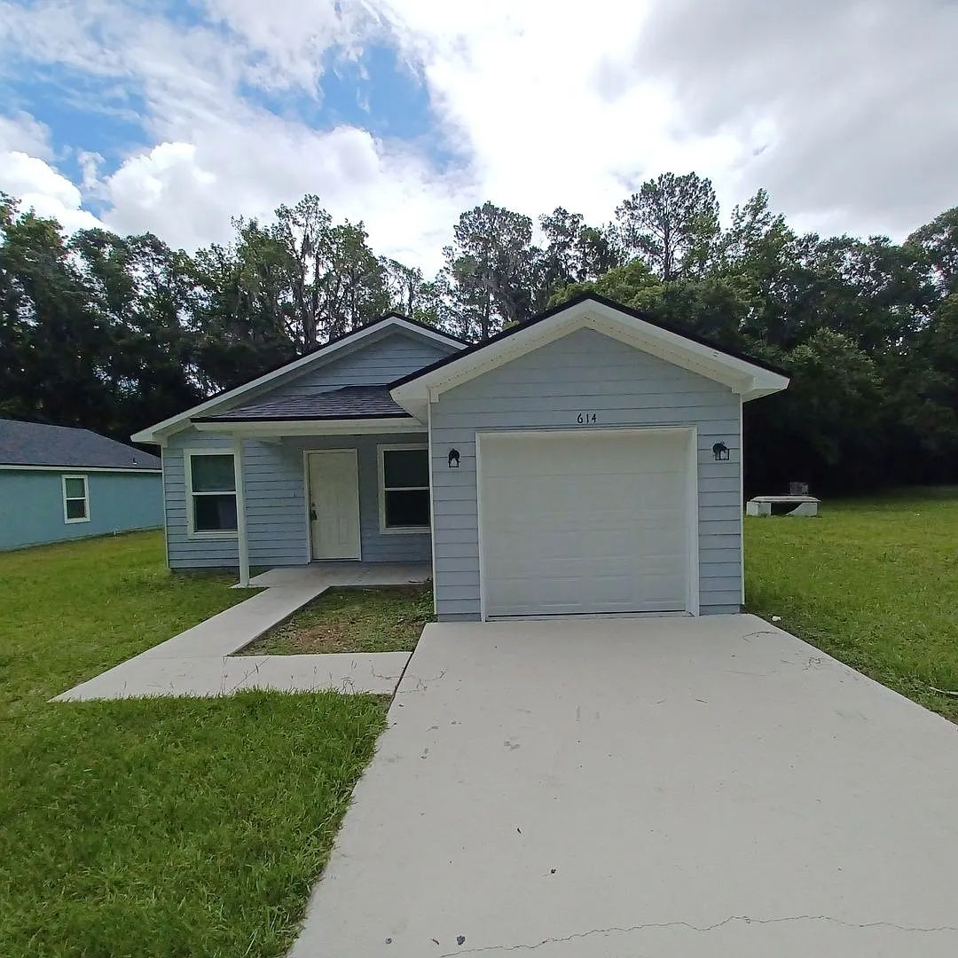 3 BR 2 BA home for small town living — Photo 1
