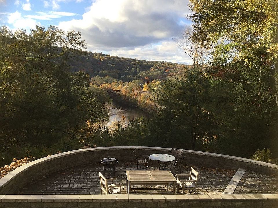 Stunning FarmingtonRiverview