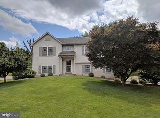 217 Maple Ave, Quarryville, PA 17566