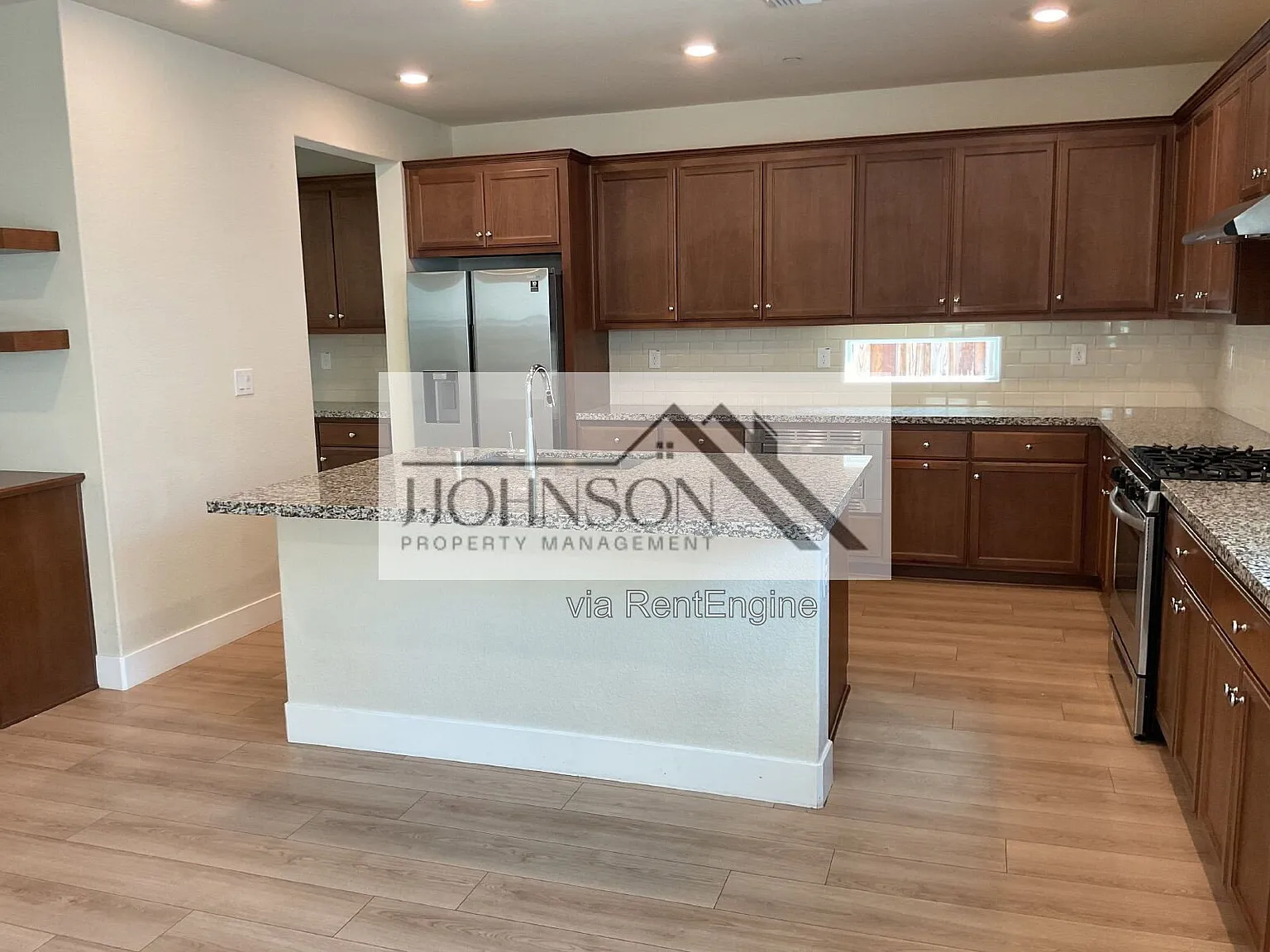 4 bed, 3.0 bath, 2976 sqft, $3,100 — Photo 4