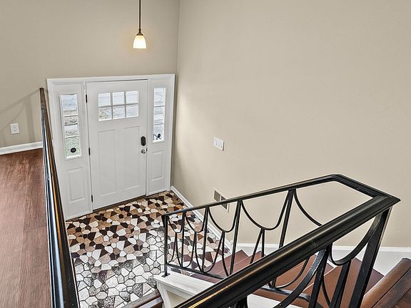 3rd image of 153 Camelot Way