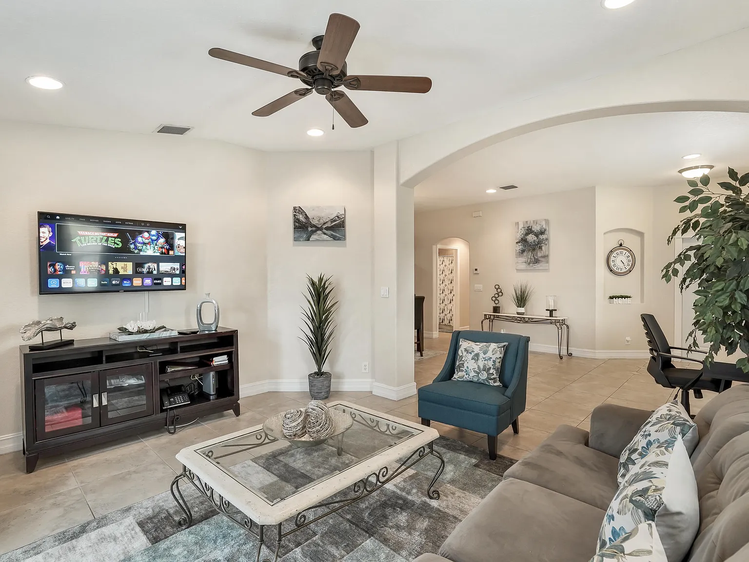 4 bed, 2.0 bath, 1479 sqft, $3,300 — Photo 4
