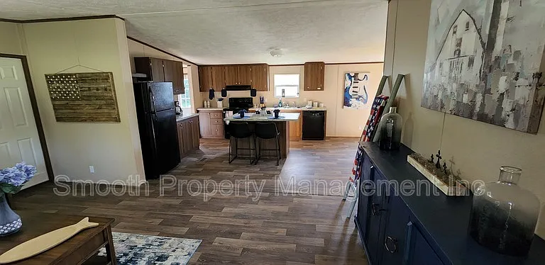 7812 Fleetwood Dr — Photo 2